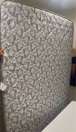 Serta Queen Size Mattress Bed