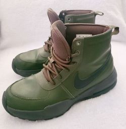 Nike Air Max Goaterra 2.0 GS Boots Green Black DC9515 300 SIZE 7Y 8.5 WOMENS for Sale in Arrowhed Farm CA OfferUp