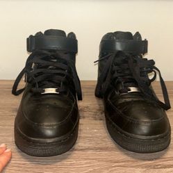 Nike Air Force 1 Mid '07 LE
