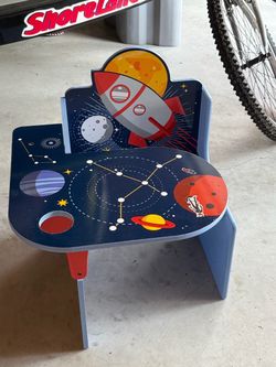 Kids desk