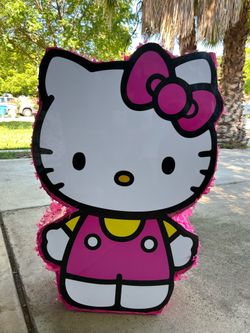 Hello Kitty Piñata