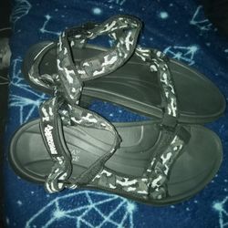 Men's Size 11 AMERICAN Exchange Slides 🔥