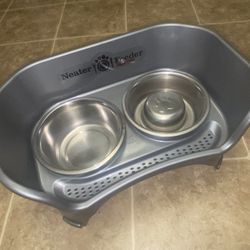 Barely use Neater Feeder 