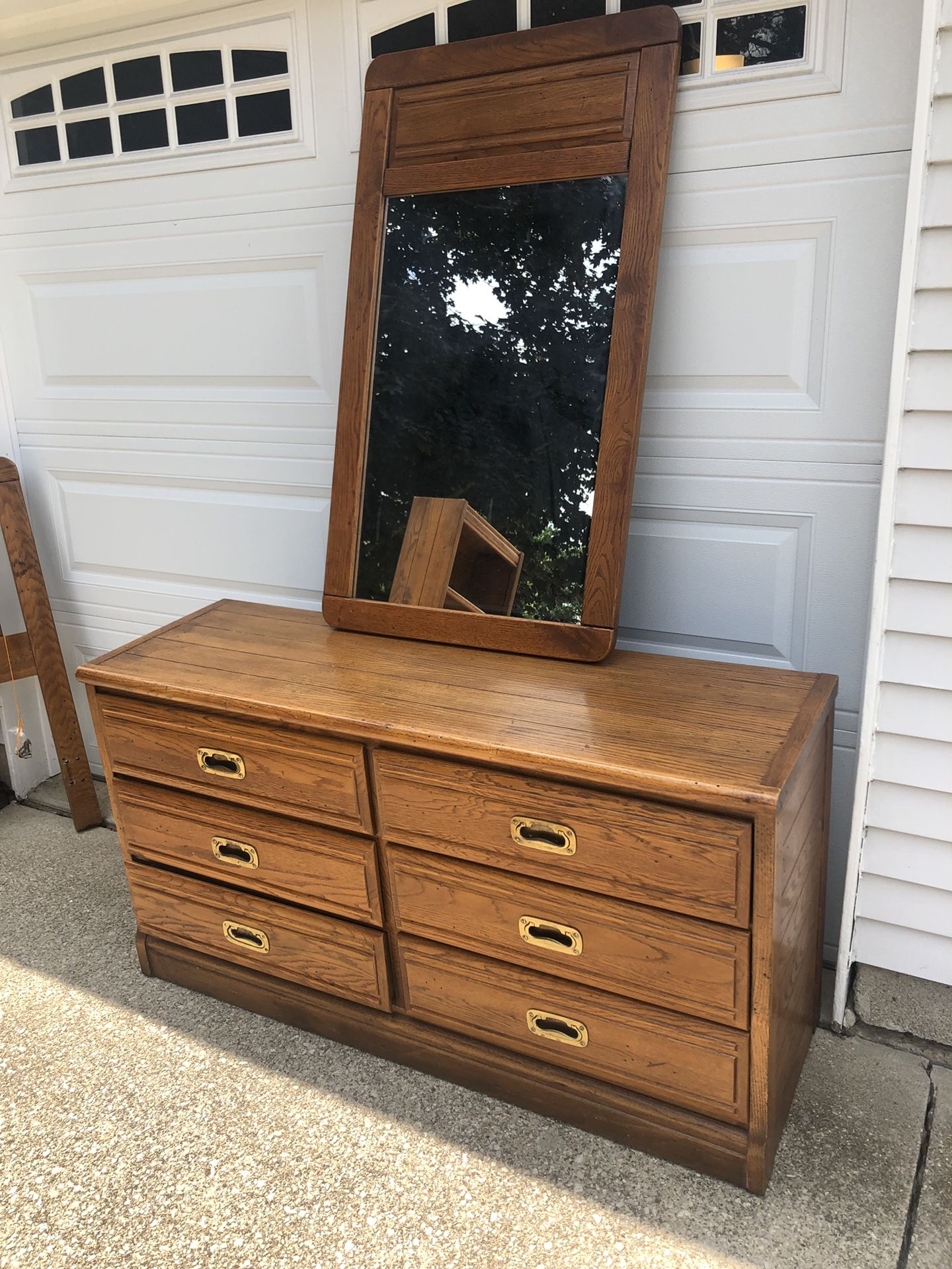 Young Hinkle Outrigger Twin or Bunkbed Bedroom Set for Sale in