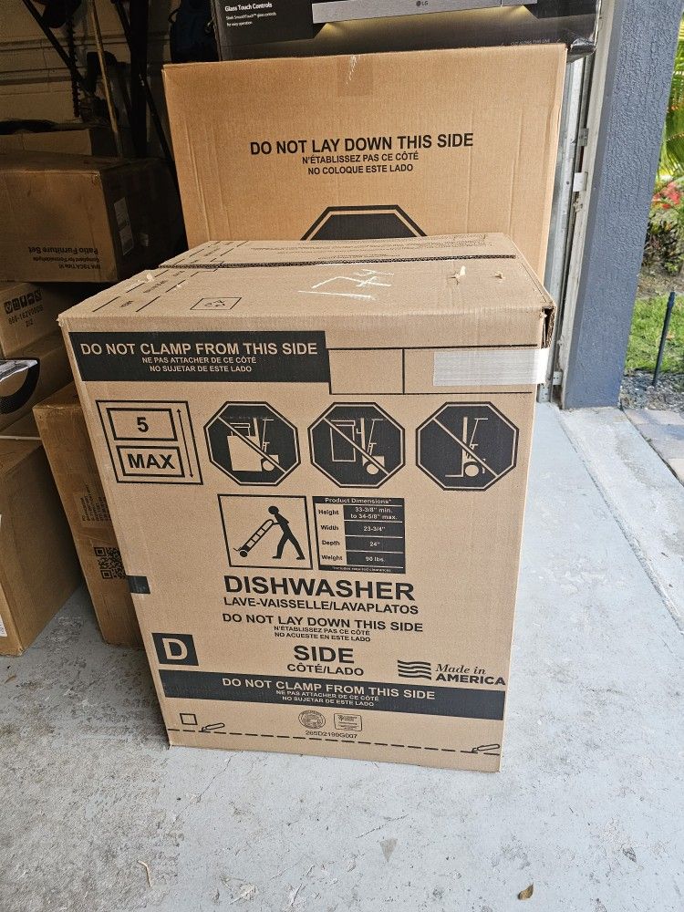 GE
24 in. Built-In Tall Tub Front Control Stainless Steel Dishwasher with 60 dBA, ENERGY STAR