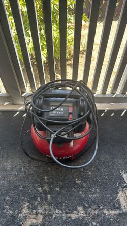 150 PSI Air Compressor. Porter & Cable