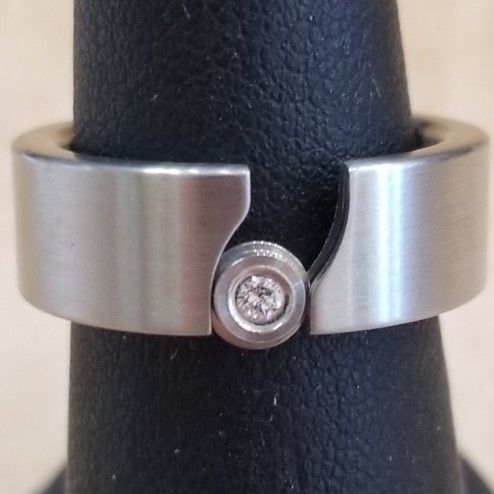 Ring Stainless Steel With Slider Diamond