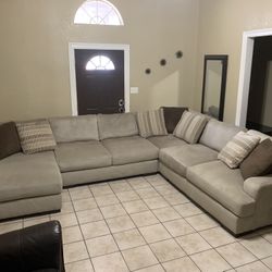 C Sectional Sofa / Sala / Livingroom Set 