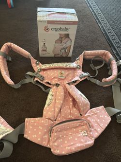 Ergobaby Omni 360 Baby Carrier (Hello Kitty Edition)