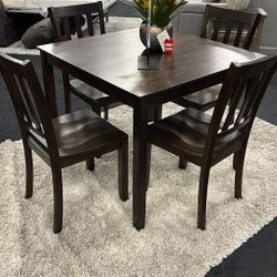 36” Dining Table 4 Chairs 