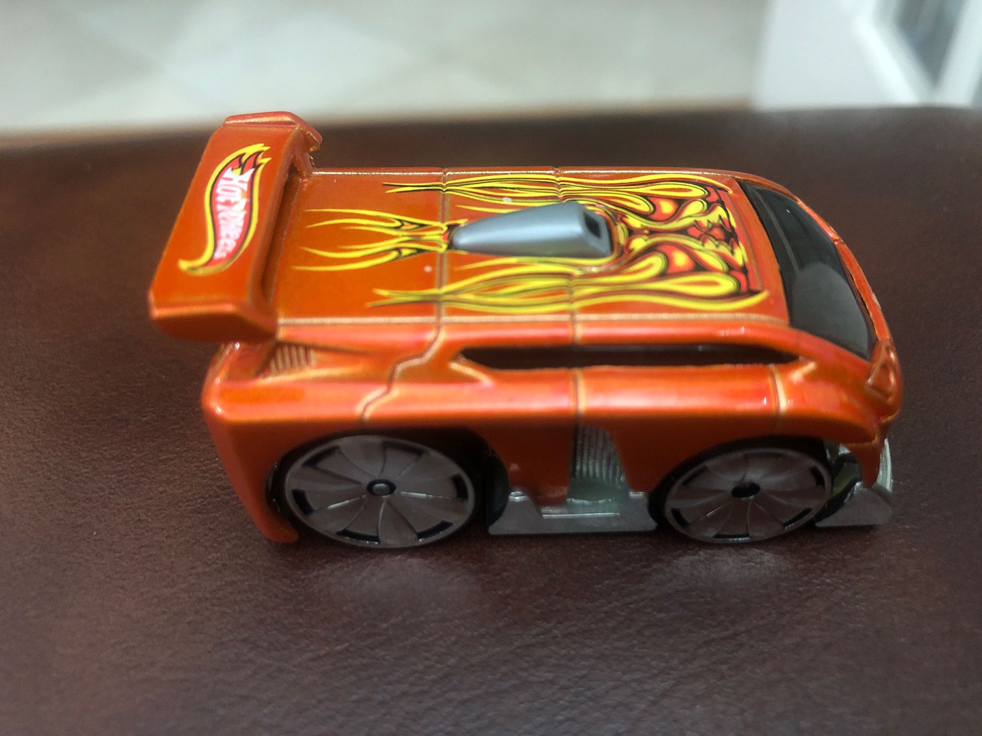 Hot Wheels 2003 Orange Hyperliner Toy Car