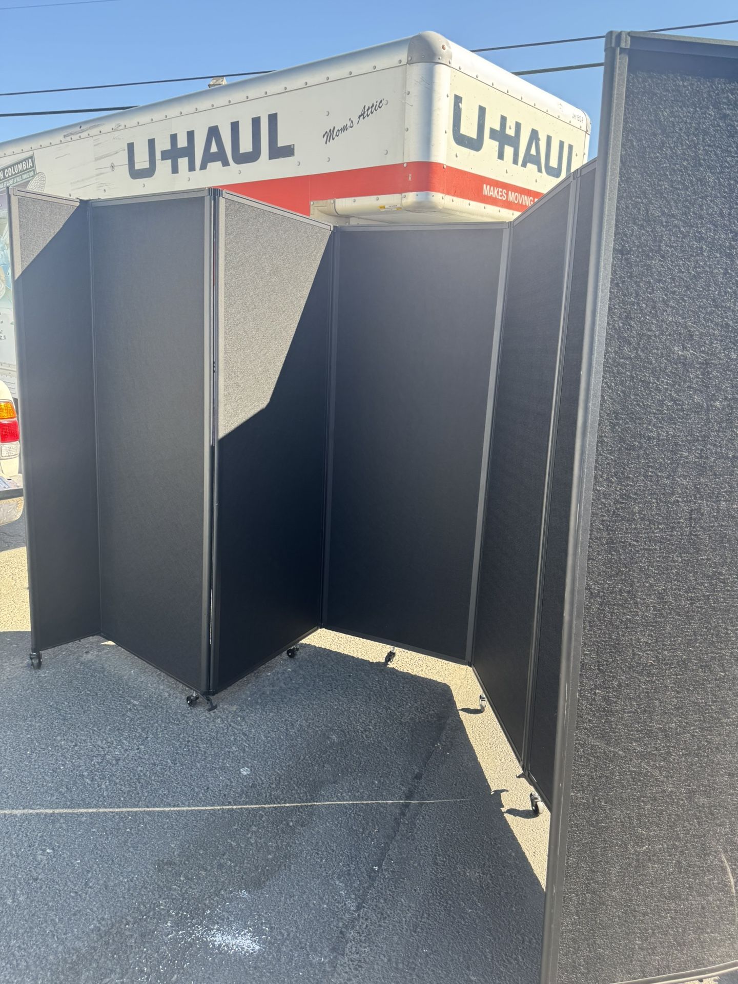 14”Wx 7.6”T divisor de cuartos o negocios Precio regular $1756 Ala venta en $750 Wall-Mounted Folding Room Divider 360 | Adjustable Widths | Locking