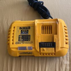 DeWALT Fast Charger 