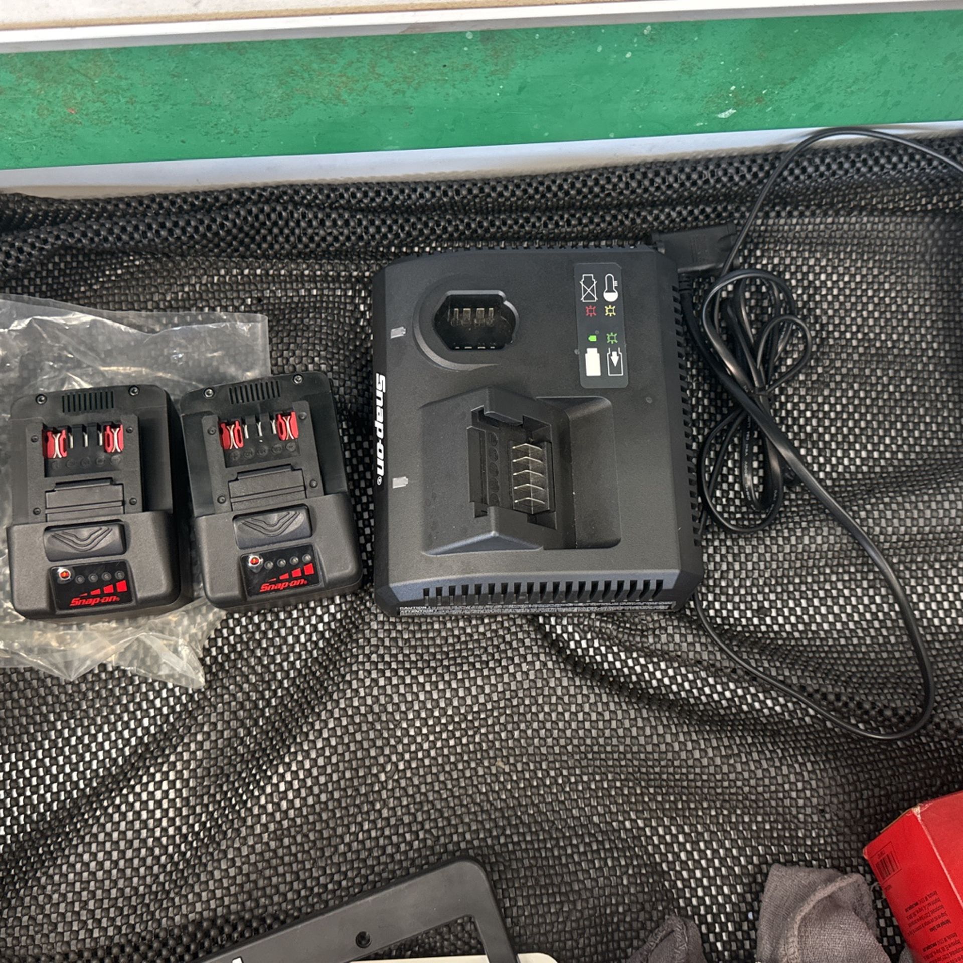 Snap On Battery + Charger