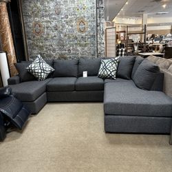 Grey Chaise Sectional With 4 Pillows 