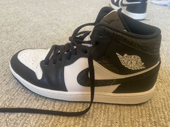 Black And White Nike Air Jordans Size 10