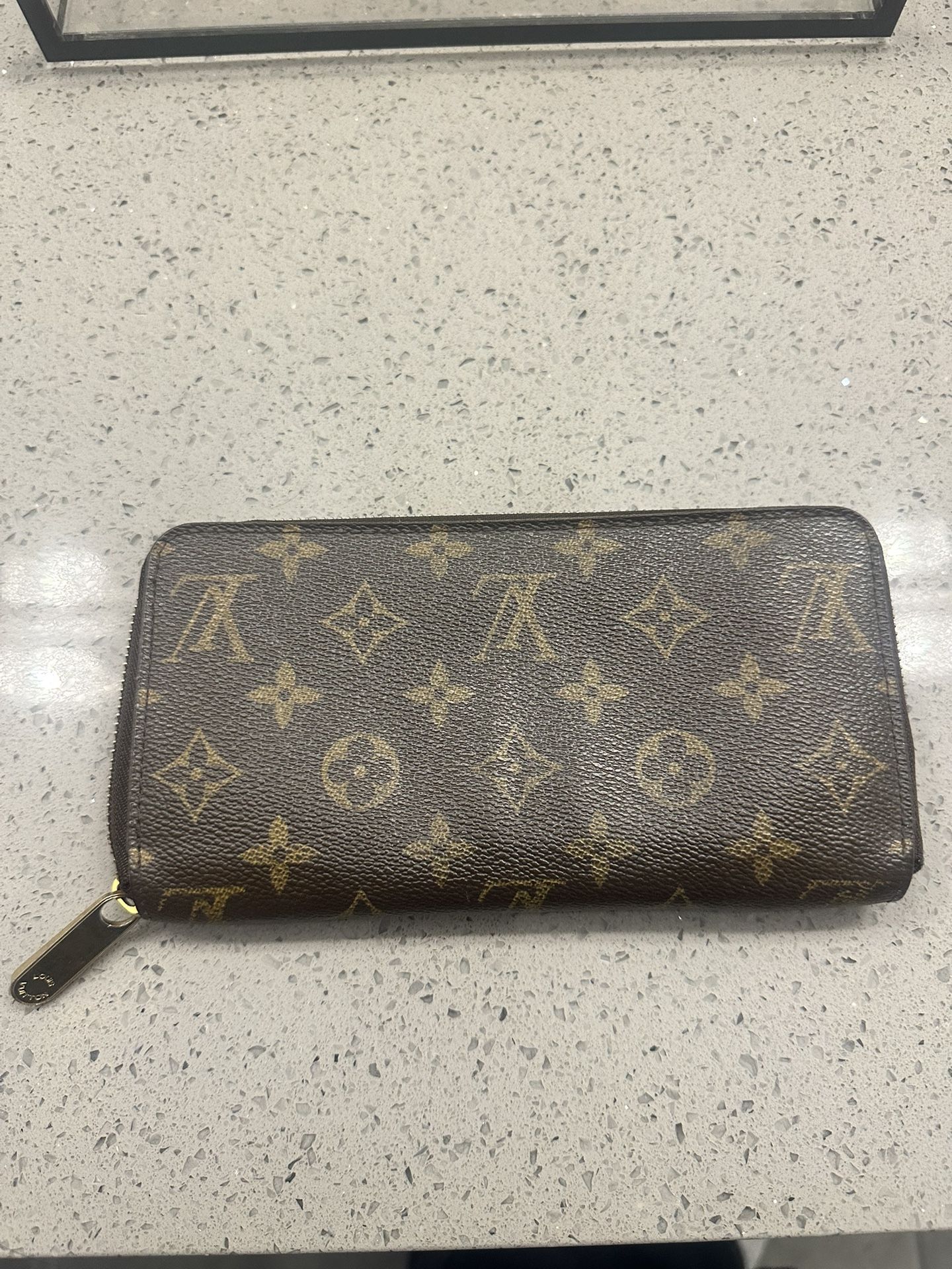 Louis Vuitton Zippy Wallet