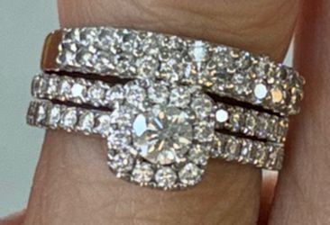 14K Gold Diamond Halo Engagement Ring Set