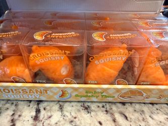 Crunchy croissant box