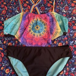 Girls In Two Piece Fashion Bikini