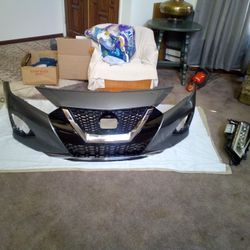 2023 Nissan Maxima Front Bumper CoverWith Grill And Passenger Headlight 