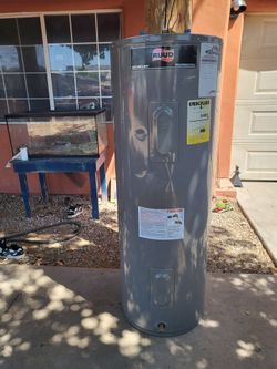Electric Water Heater 50 gal in good condition and Warranty Works Great 19th Ave And Baseline