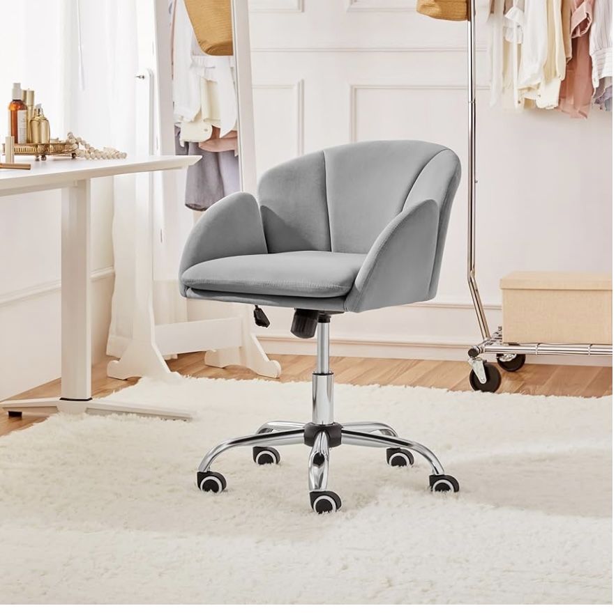 Cute Velvet Desk Chair for Home Office, Makeup Vanity Chair with Armrests for Bedroom Modern Swivel Rolling Chair for Women Light Gray
