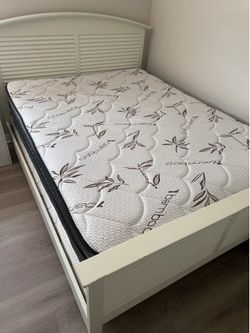 Queen bed wood frame+ mattress + box spring