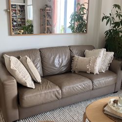 Leather Couch / Sleeper 