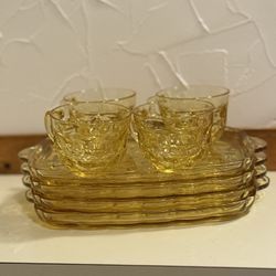 Vintage Amber Federal Glass Snack Set — 4 Trays + 4 Cups