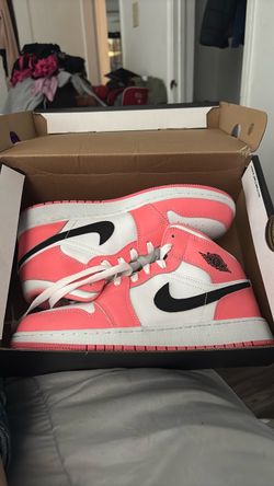 air jordan 1s Pink glaze/black white