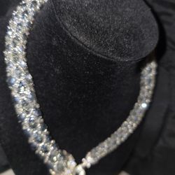 Beaded Handmade Necklace With Crystal 