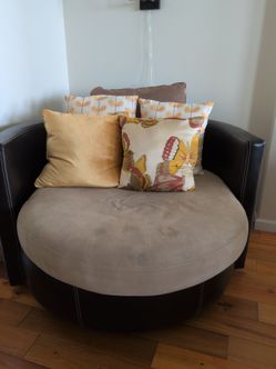 Oversized swivel chair