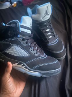 Jordan 5 unc black