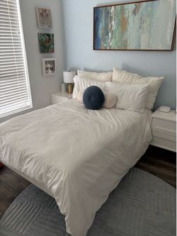 West Elm Full Bedroom Set – Bed, 2 Nightstands & Dresser