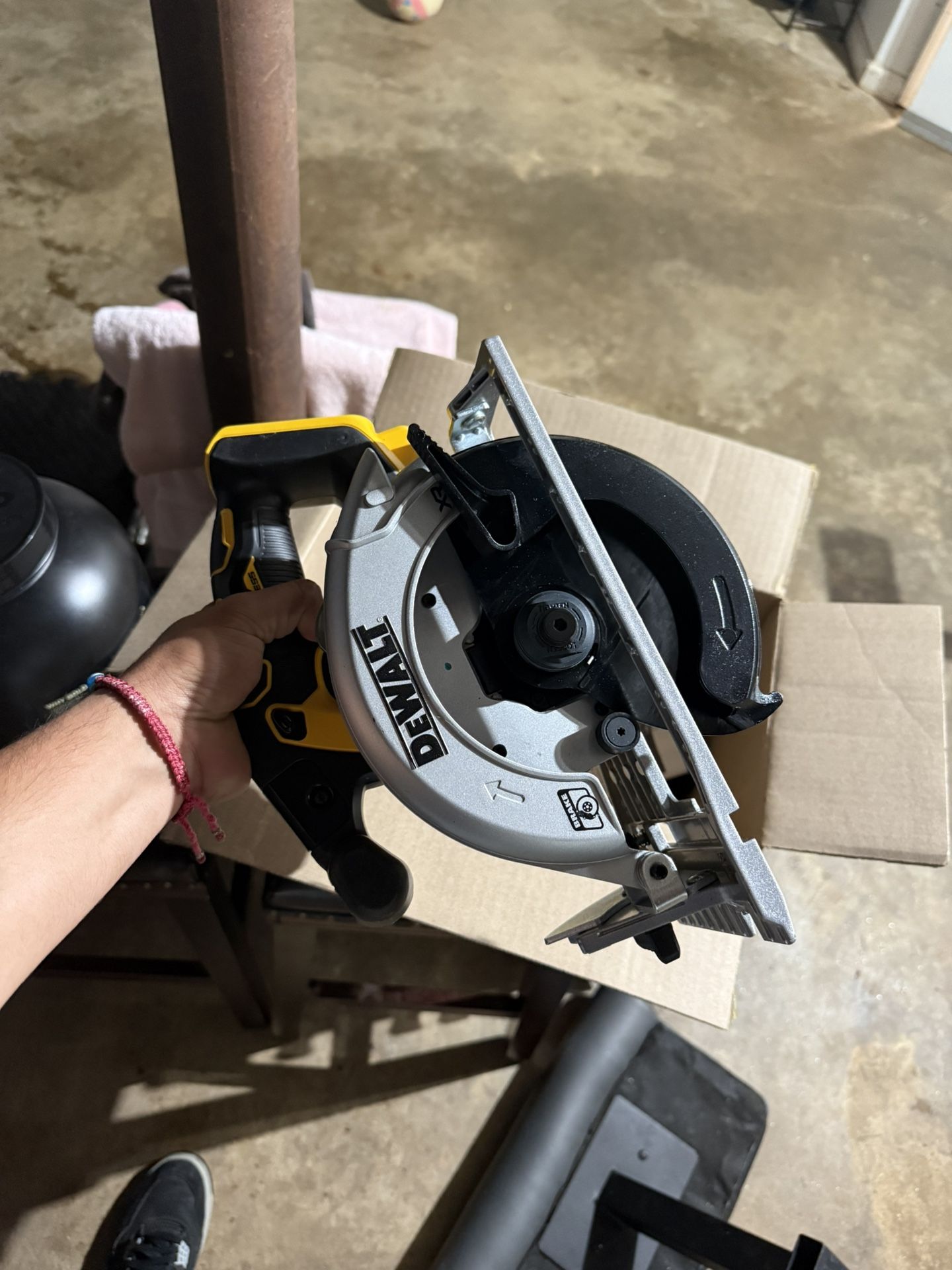 Brand New 20V MAX Cordless Brushless 6-1/2 in. Sidewinder Style Circular Saw (Tool Only)