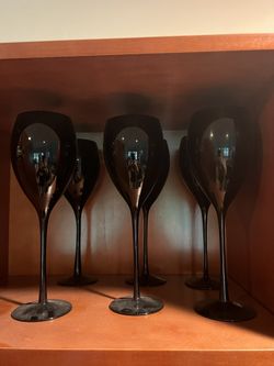 Beautiful Very Large Black Glass Wine Glasses NEW