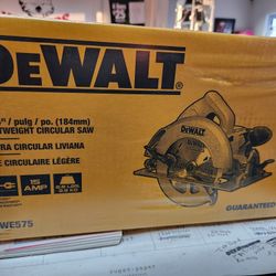 Dewalt 15amp Corded 7-1/4 Lightweight Circular Saw 