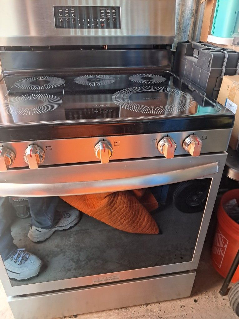 Brand New Oven