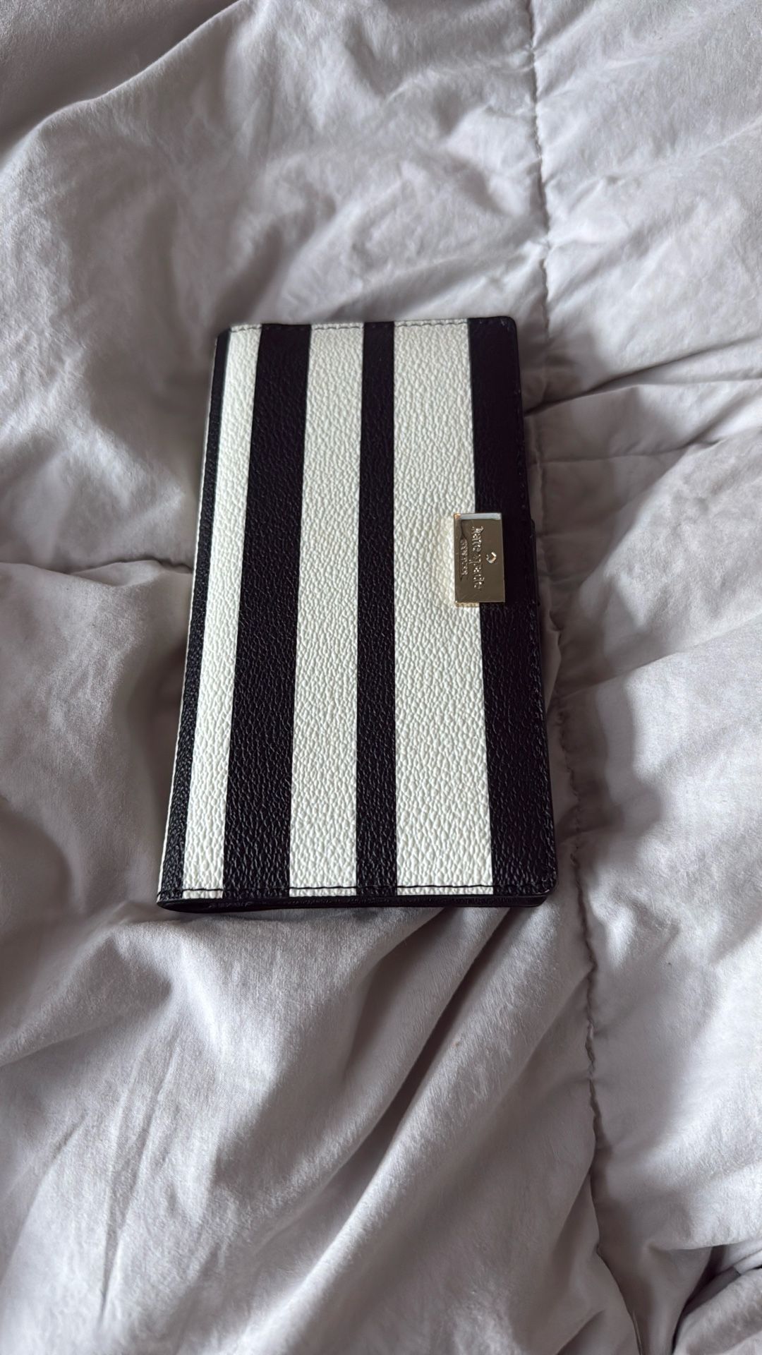 Kate Spade Zippy Wallet