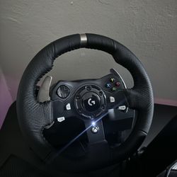 LOGITECH G29 STEERING WHEEL & PEDALS