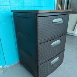 Outdoor Storage H32.5"x W21"xD20" Dresser Large Side Table Drawers Cabinet Shed Box Suncast Rubbermaid Keter Plastic Wicker Weave Rattan Sterilite