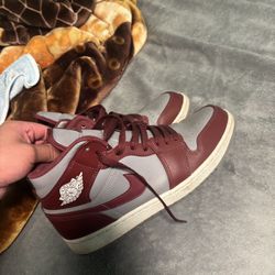 Burgundy Jordan 1 Mid (Used)
