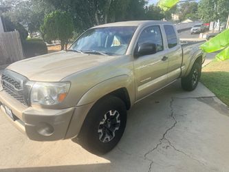 Toyota Tacoma Access Cab Pickup Truck 4X4 TRD