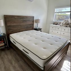 Queen Wood Bed Frame w/Box Spring