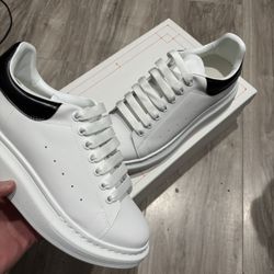 white mcqueens size 9/5 box and bag