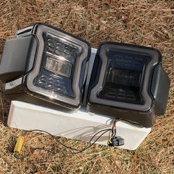 Brake lights 2021 jeep rubicon like new