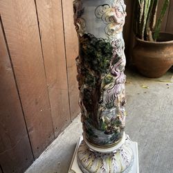 CAPODIMONTE authentic Porcelain Pedestal