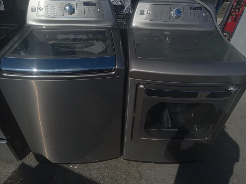 Huge Kenmore Elite washer/dryer Set
