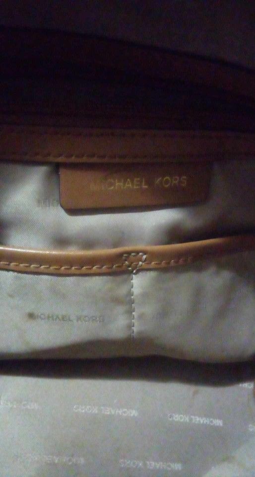 Michael Kors Designer Handbag Large Used for Sale in Wrightsville, GA -  OfferUp